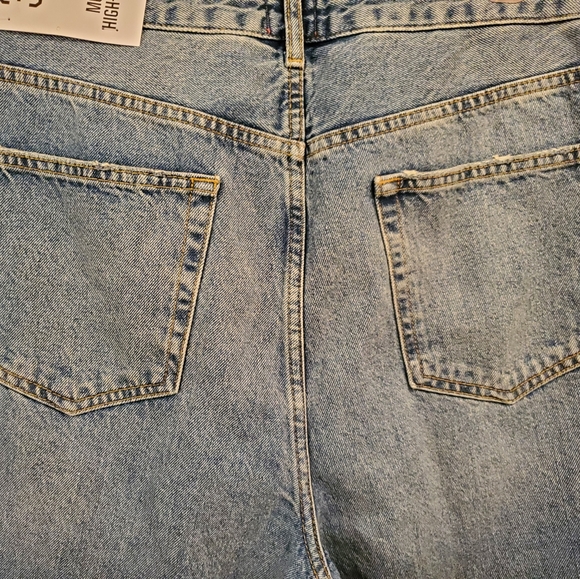 NWT BDG Urban Outfitters Mom High Rise Jeans, size 32 - Picture 4 of 16